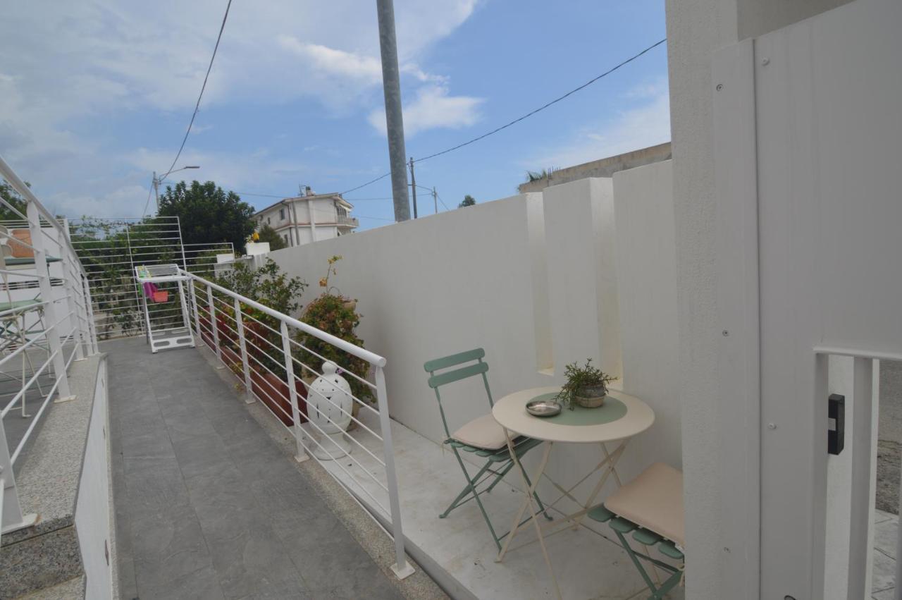 קטנזארו Bed And Breakfast Villa Tota מראה חיצוני תמונה